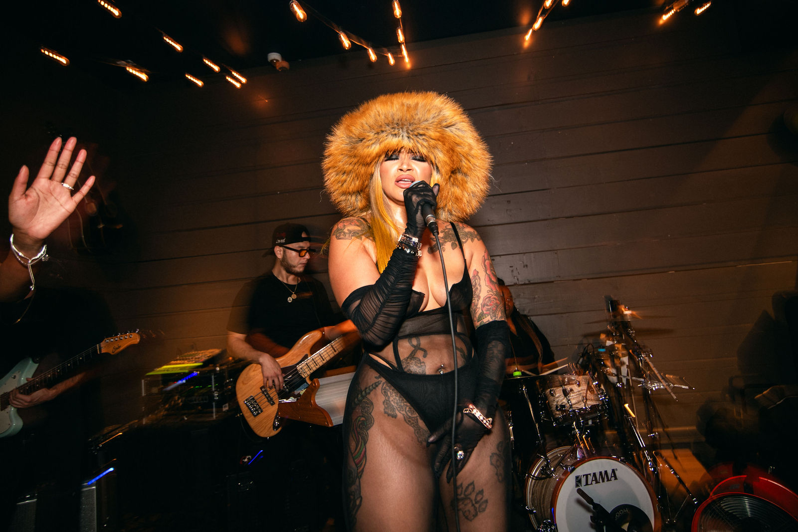 Melanie Halfkenny singing with her live band at Eastwood Night Club, January 8 2026 — photo by Joren Photography